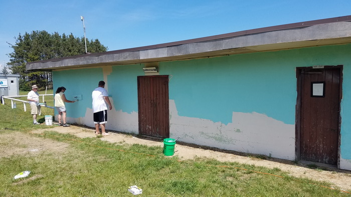 Cinema 2 Drive-In Theatre - Up Film Union Repainting Snack Bar (newer photo)